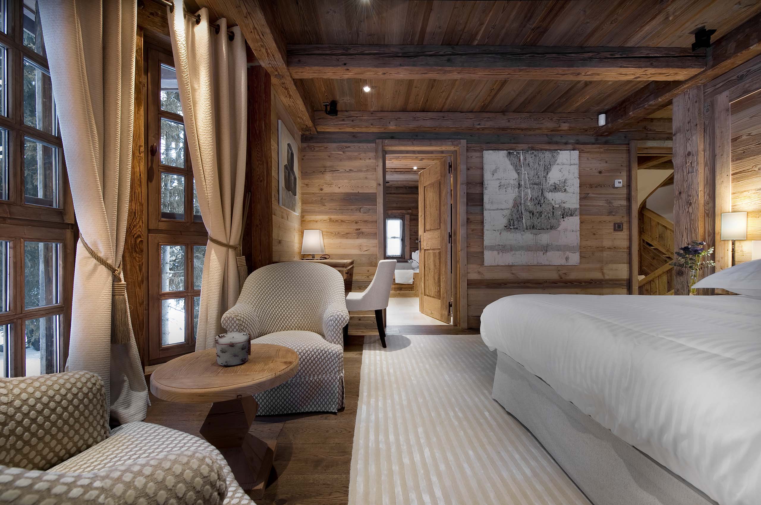 chalet-gwen-bedroom-cosy-alpine-design-scenicviews-courchevel1850-luxury