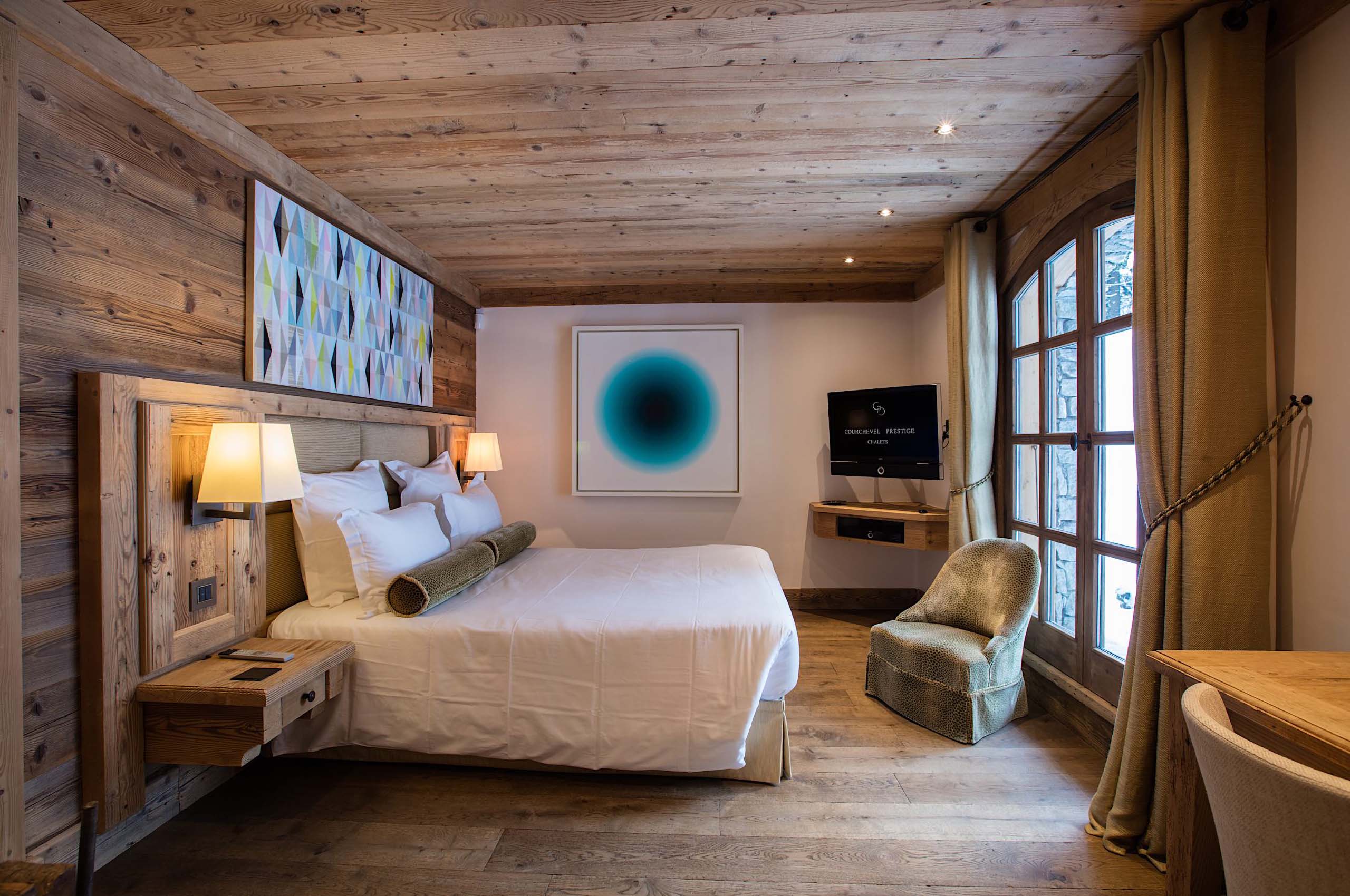 chalet-gwen-bedroom-modern-alpine-interior-scenicviews-courchevel1850-luxury