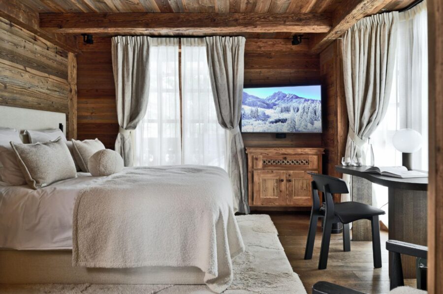 chalet-gwen-bedroom-tv-serene-alpine-design-luxury-courchevel1850