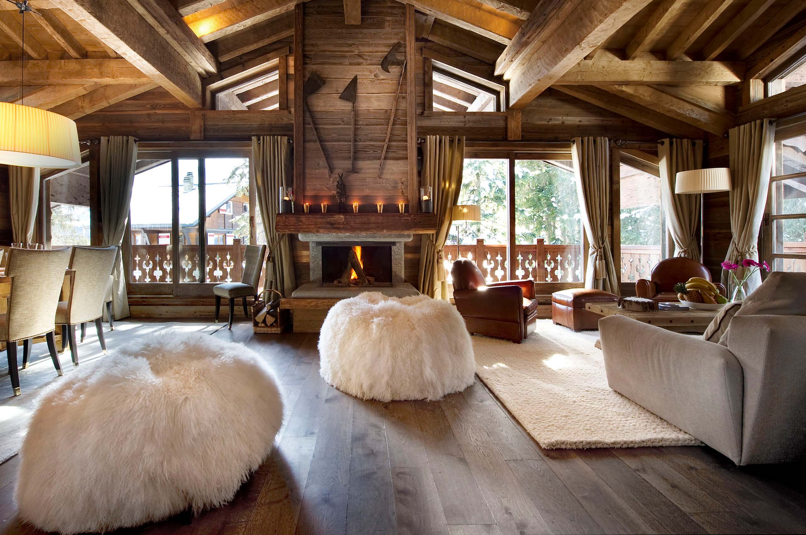 chalet-gwen-livingroom-fireplace-openplan-scenicviews-alpine-design-courchevel1850-luxury