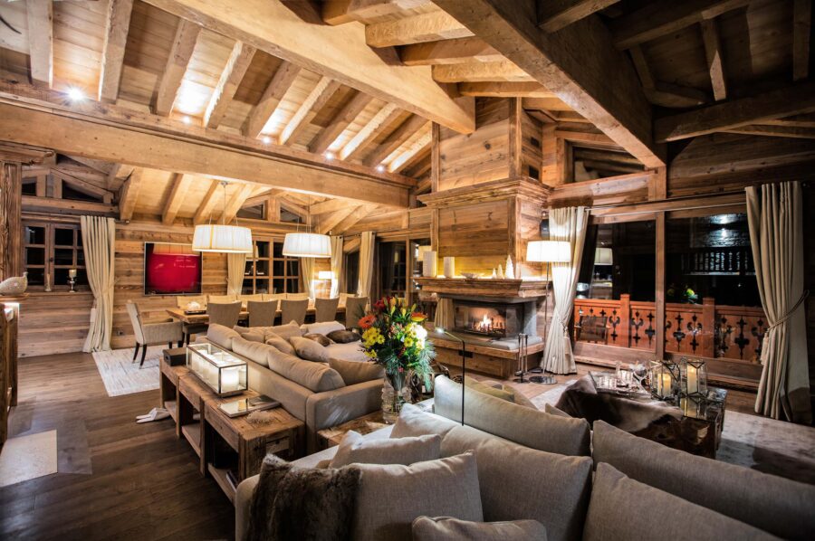 chalet-gwen-livingspace-lounge-openplan-dining-fireplace-cosy-alpine-design-courchevel1850-luxury