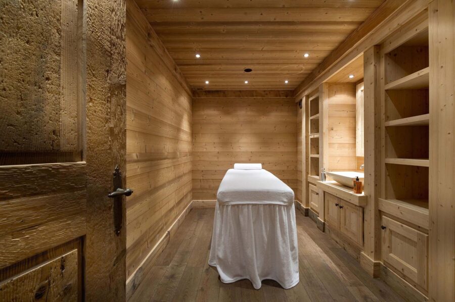 chalet-gwen-massageroom-wellness-rental-retreat-spa-courchevel1850-luxury