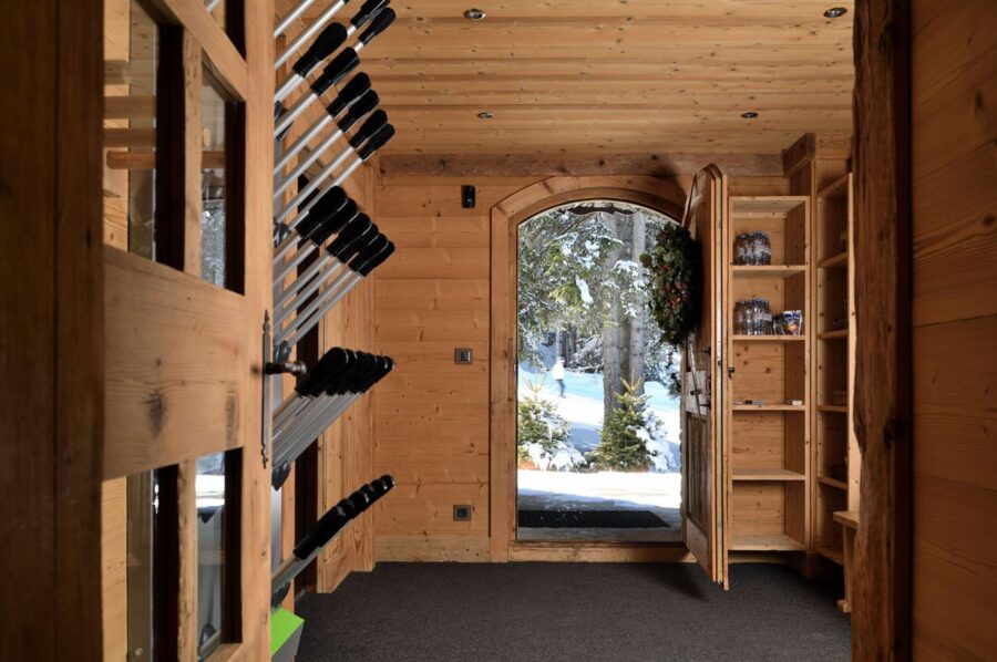 chalet-gwen-ski-room-boot-storage-luxury-courchevel1850