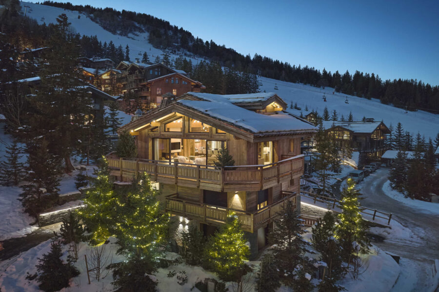 chalet-julia-exterior-night-ski-slopes-alpine-luxury-rental-retreat-courchevel1850
