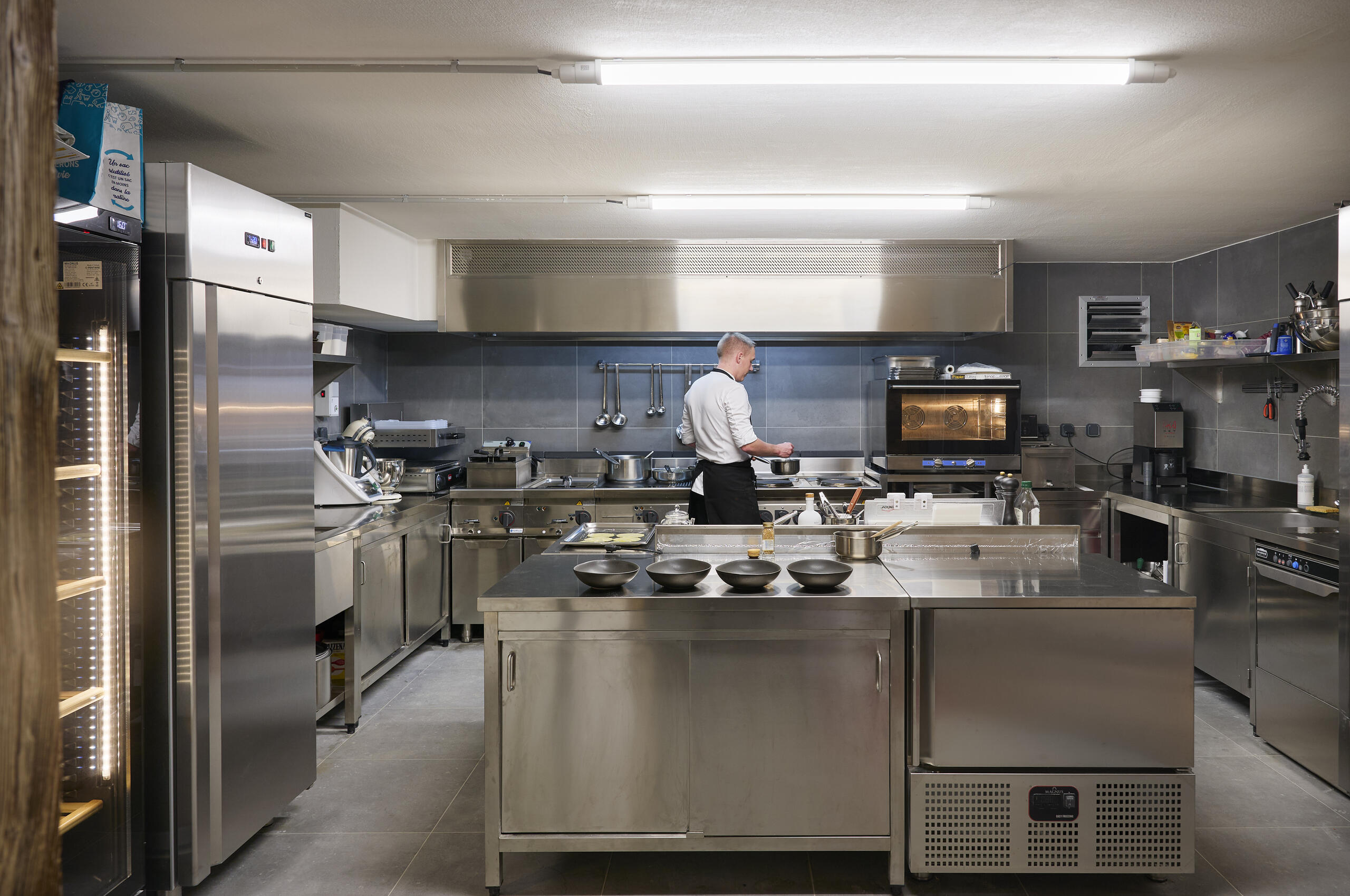 chalet-julia-proffesionalkitchen-chef-cuisine-luxury-finedining-courchevel1850