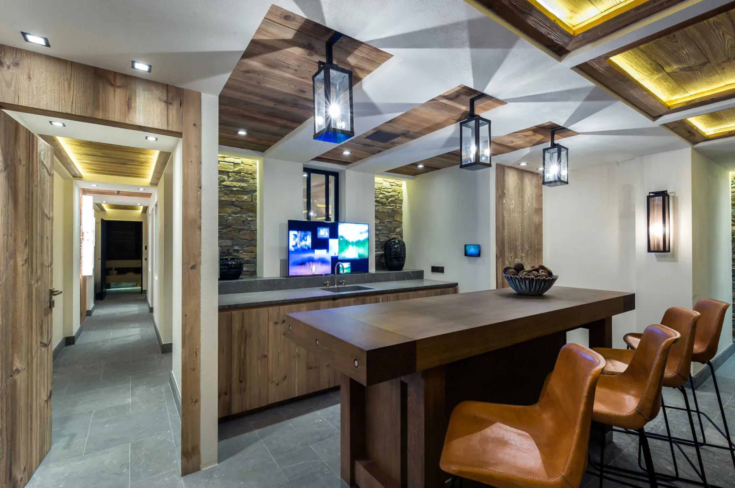 chalet-kelly-bar-hosting-games-room-luxury-courchevel1850