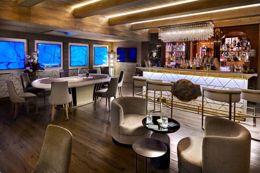 chalet-liza-bar-lounge-hosting-entertainment-luxury-chic-alpine-rental-retreat-megeve