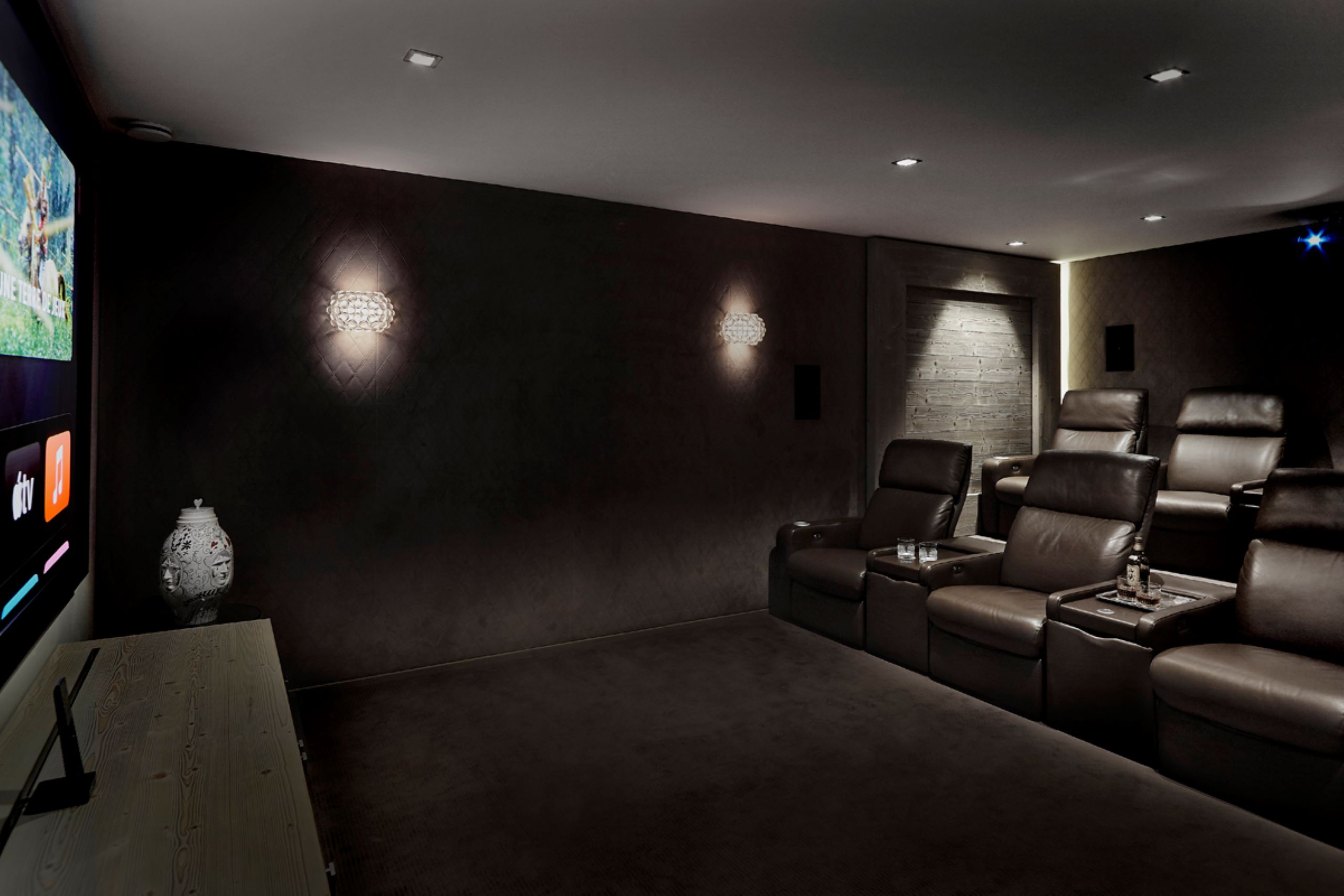 chalet-liza-cinema-movie-family-friendly-entertainment-cosy-luxury-megeve