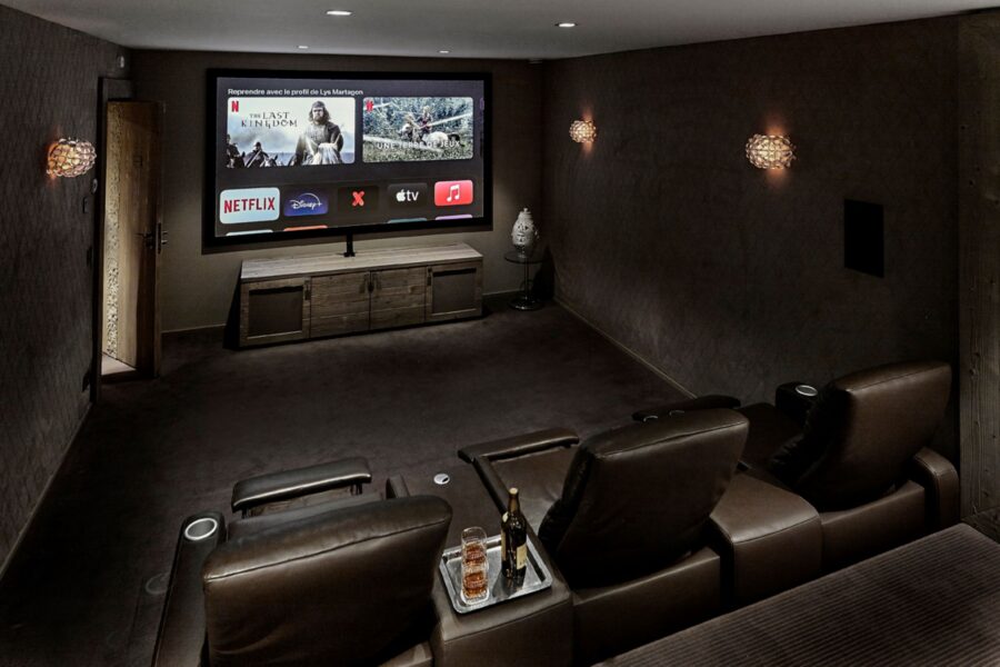 chalet-liza-cinema-room-movie-nights-family-entertainment-luxury-megeve