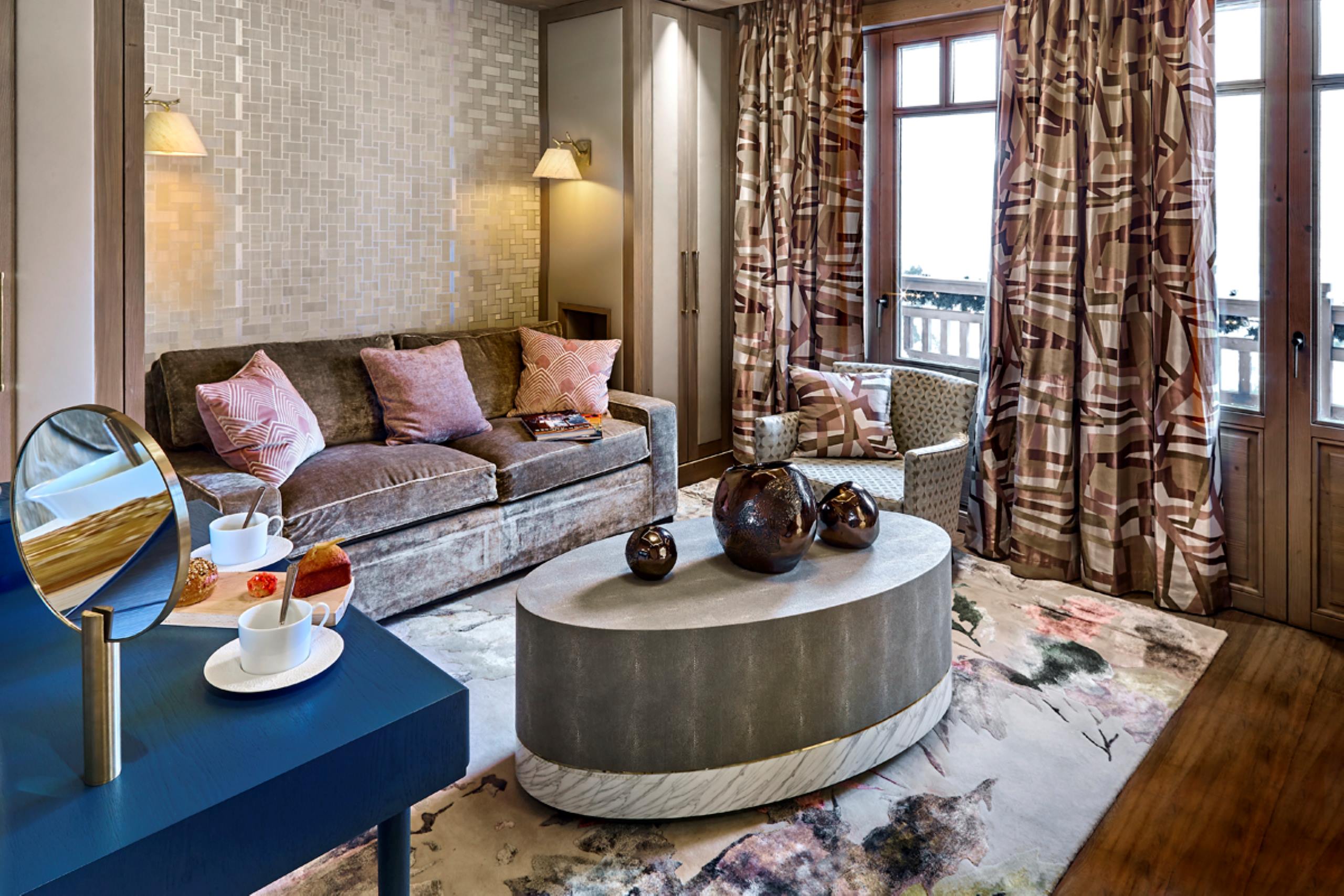 chalet-liza-dressing-area-lounge-bedroom-balcony-stylish-elegant-interior-luxury-megeve