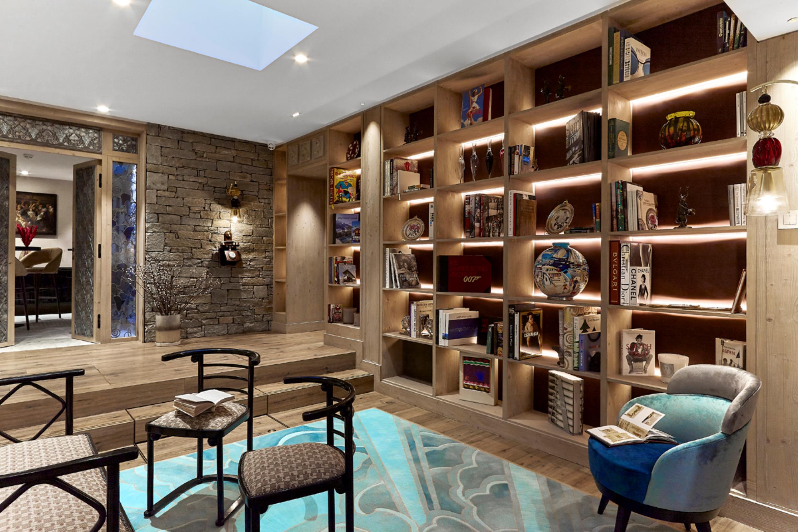 chalet-liza-library-entertainment-relaxation-hosting-spacious-elegant-design-luxury-megeve