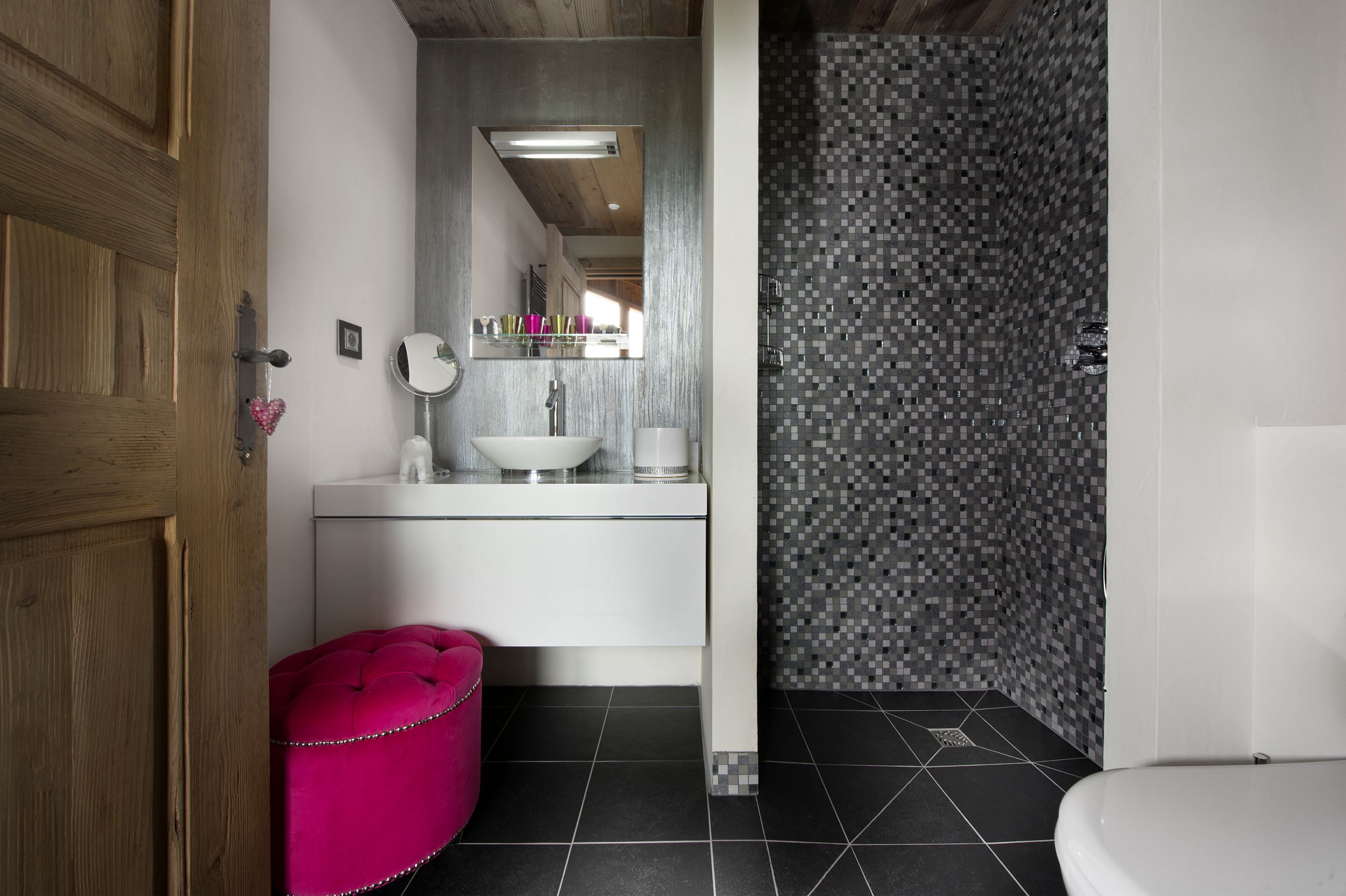 chalet-maya-bathroom-shower-sink-sleek-modern-luxury-courchevel1550