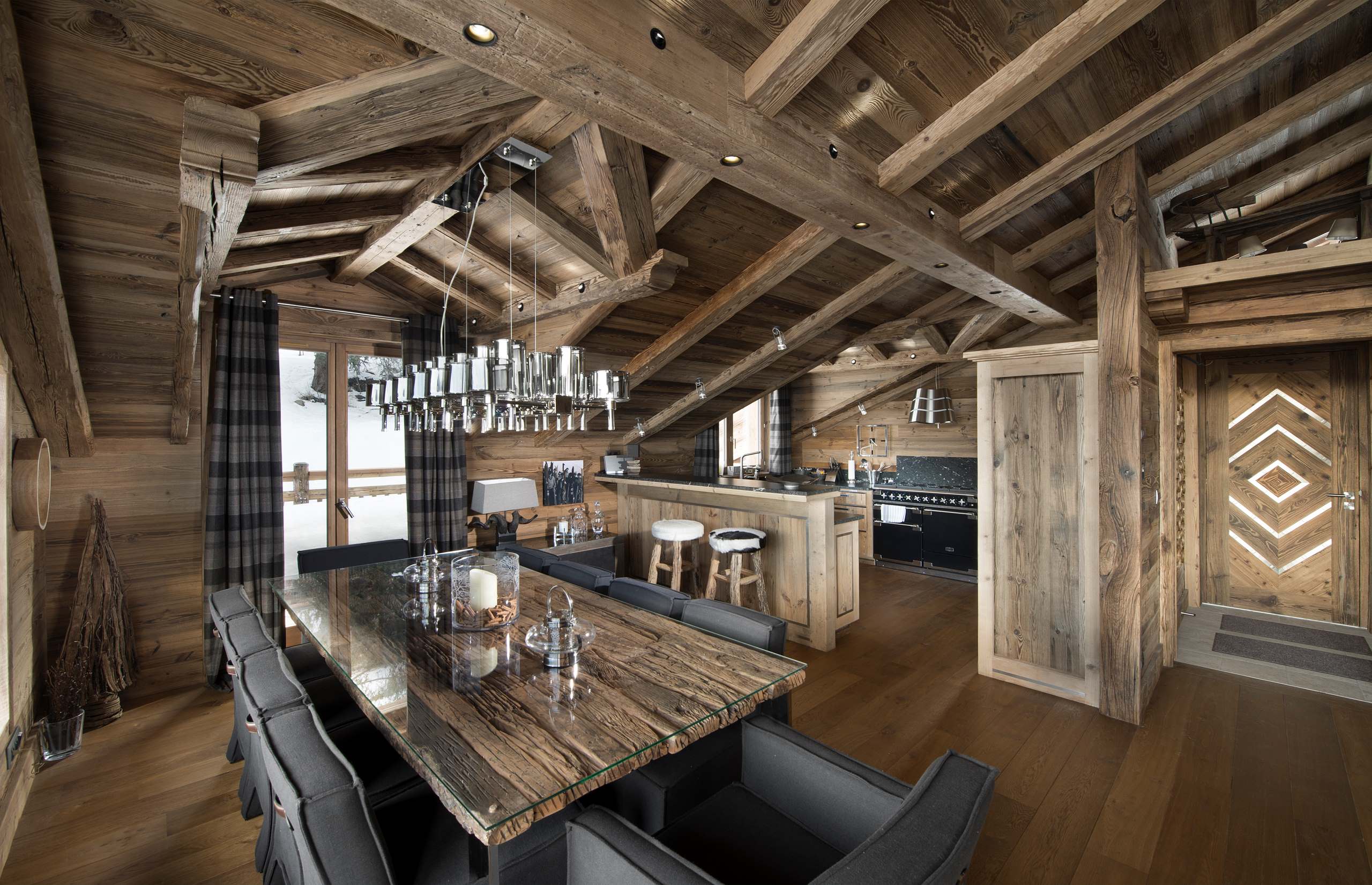 chalet-maya-dining-table-kitchen-sleek-alpine-traditional-interior-luxury-courchevel1550