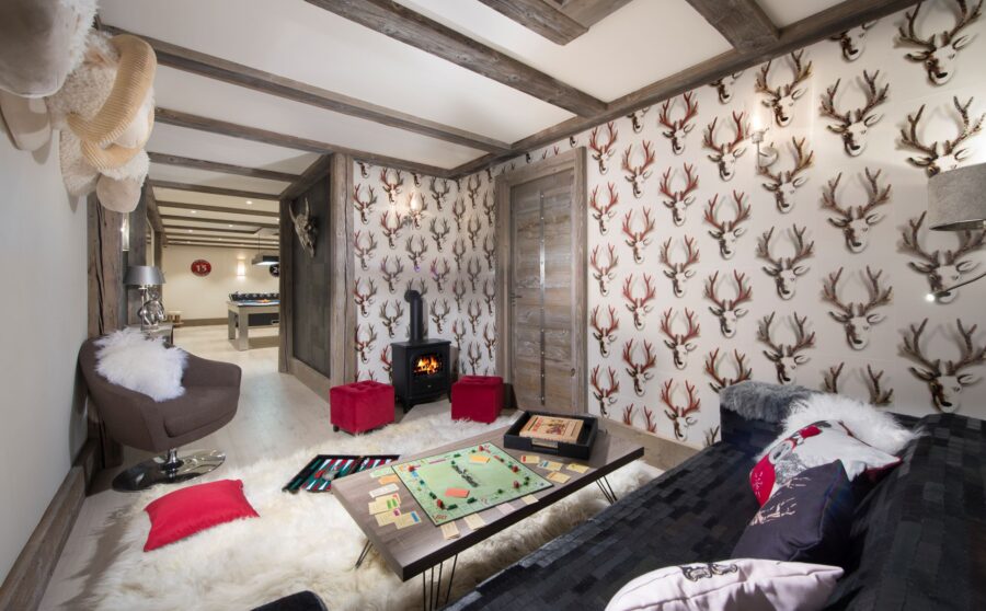 chalet-maya-game-room-playroom-cosy-fireplace-snooker-lounge-entertainment-family-friendly-luxury-courchevel1550