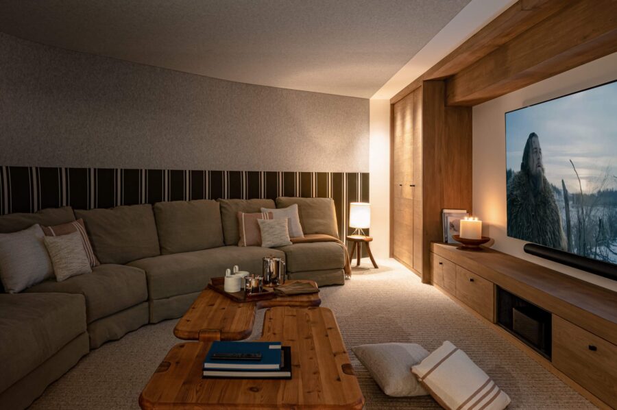 chalet-millie-cinemaroom-film-hosting-family-friendly-luxury-modern-alpine-design-courchevel1550