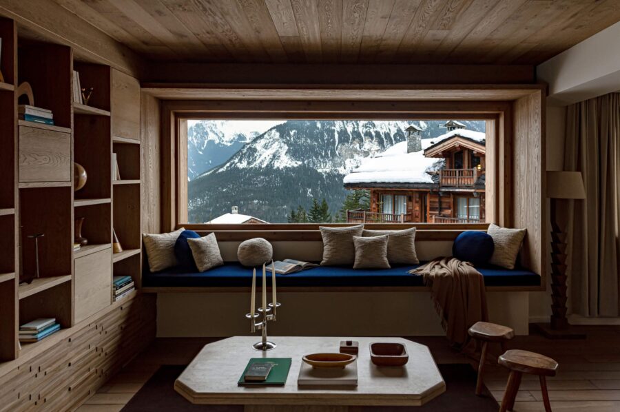 chalet-millie-livingroom-mountainview-library-cosy-reading-area-stunning-scenic-views-luxury-retreat-courchevel1550