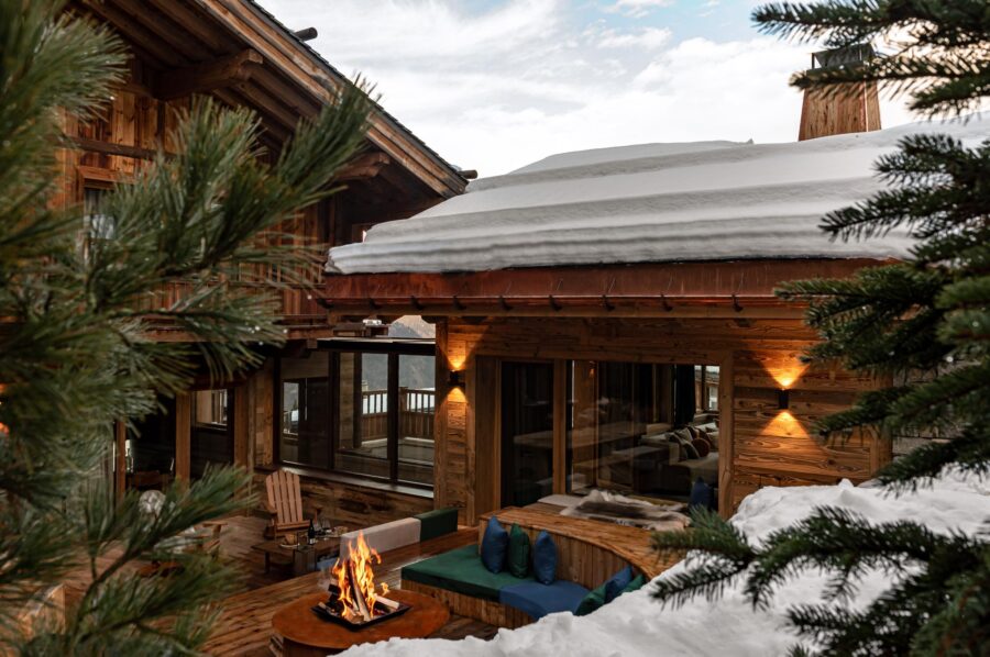 chalet-millie-terrace-winter-firepit-seating-luxury-courchevel1550