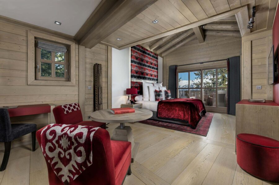 chalet-olympe-bedroom-mountain-view-modern-alpine-design-luxury-courchevel1850