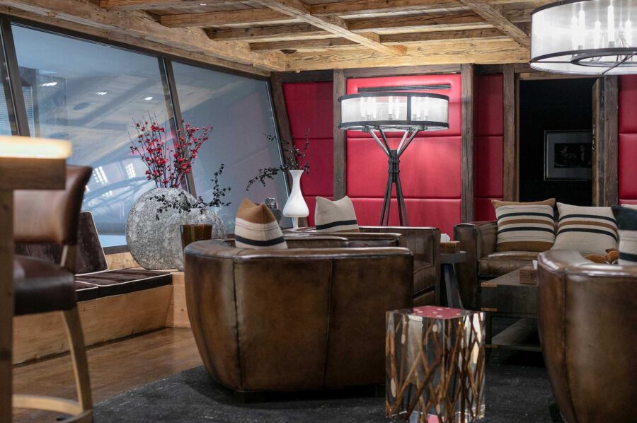chalet-pearl-bar-lounge-alpine-luxury-retreat-courchevel-1850