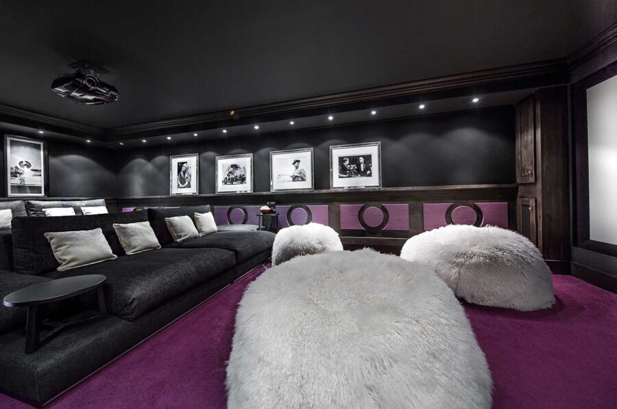 chalet-pearl-cinemaroom-film-hosting-tvroom-modern-luxury-retreat-courchevel-1850