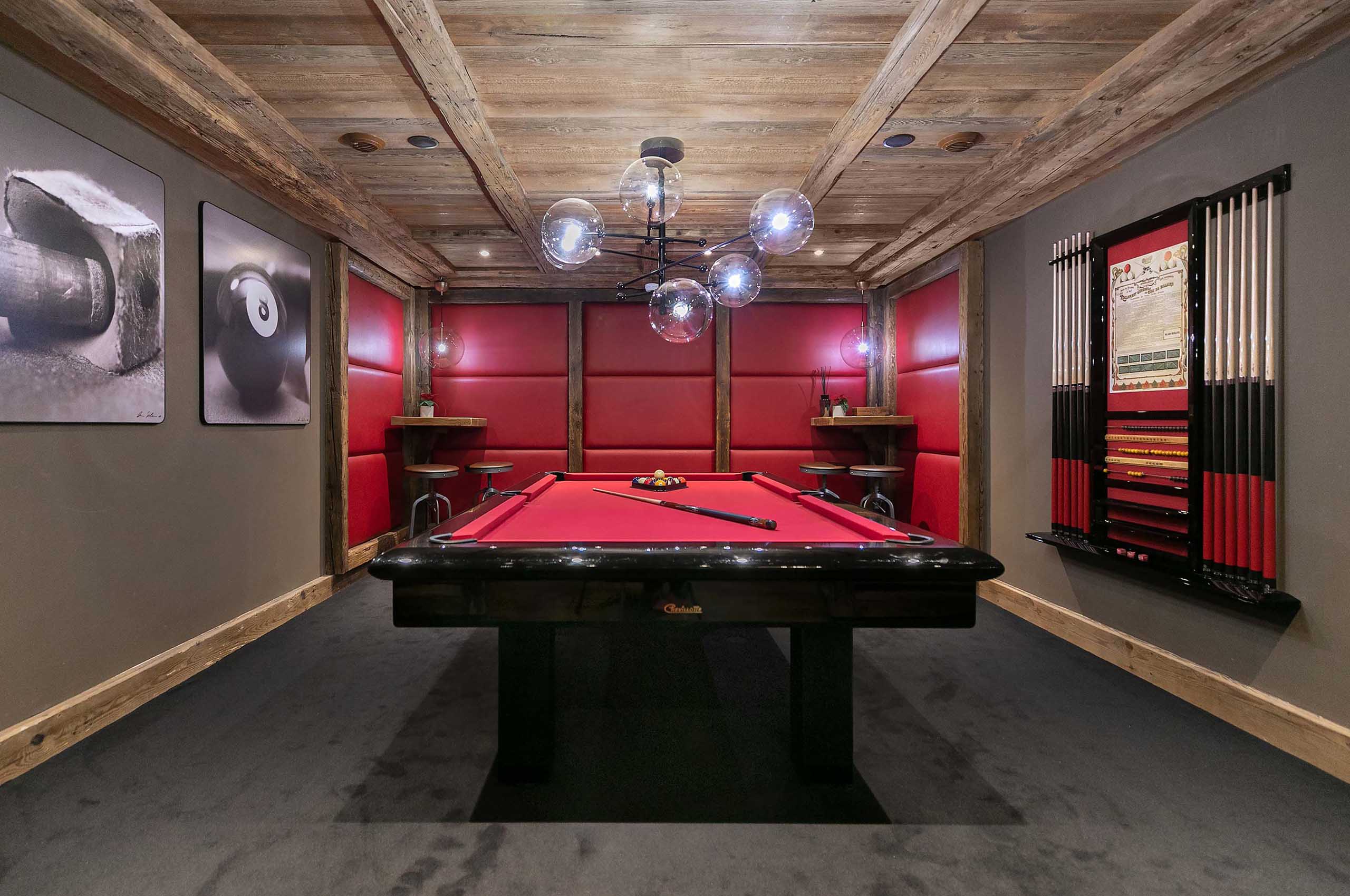 chalet-pearl-pooltable-gamesroom-bar-modern-luxury-retreat-courchevel-1850