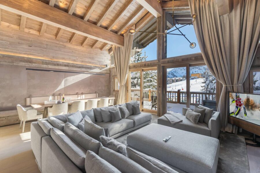 chalet-rosa-livingroom-diningroom-openplan-modern-stylish-interior-mountainviews-courchevel1850