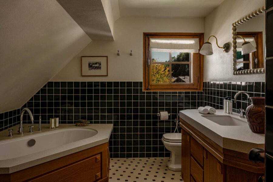 chalet-sabrina-bathroom-bathtub-view-elegant-interior-design-luxury-megeve
