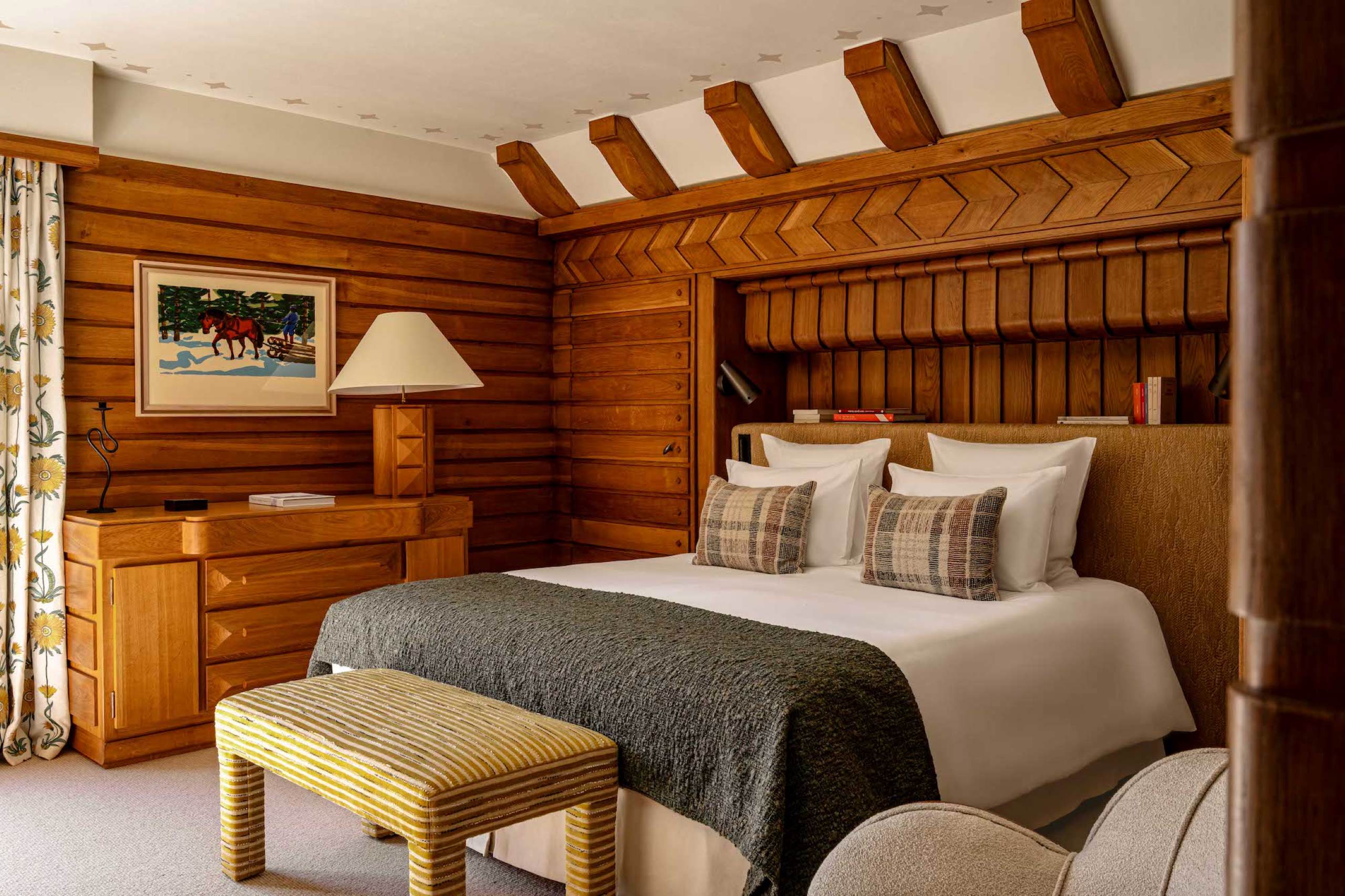 chalet-sabrina-bedroom-modern-alpine-architecture-artdesco-elegant-design-luxury-megeve