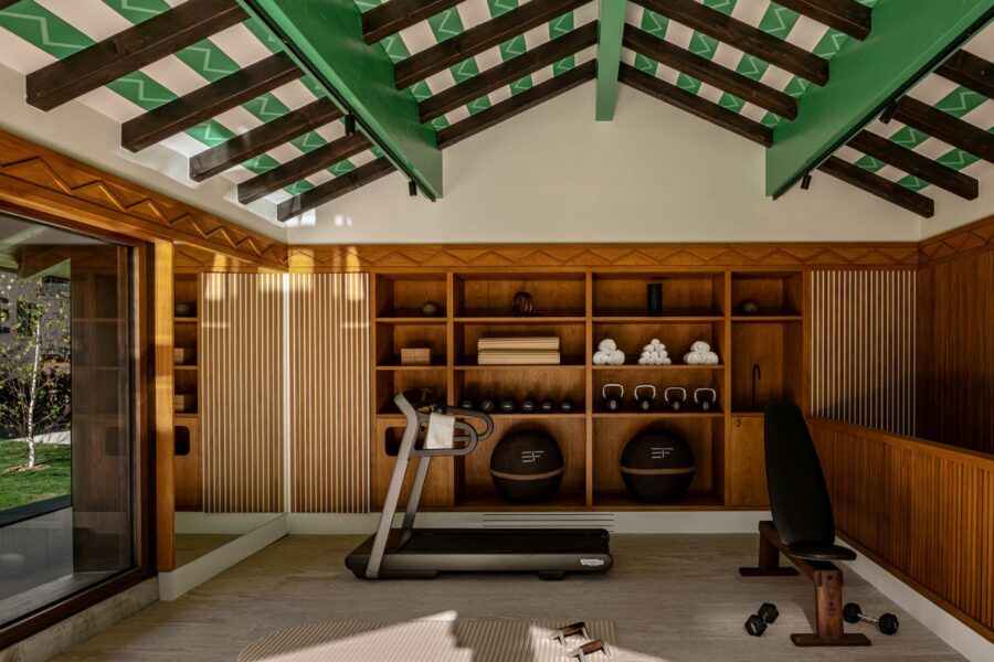 chalet-sabrina-gym-workout-fitnesssuite-treadmill-luxury-wellness-rental-retreat-megeve