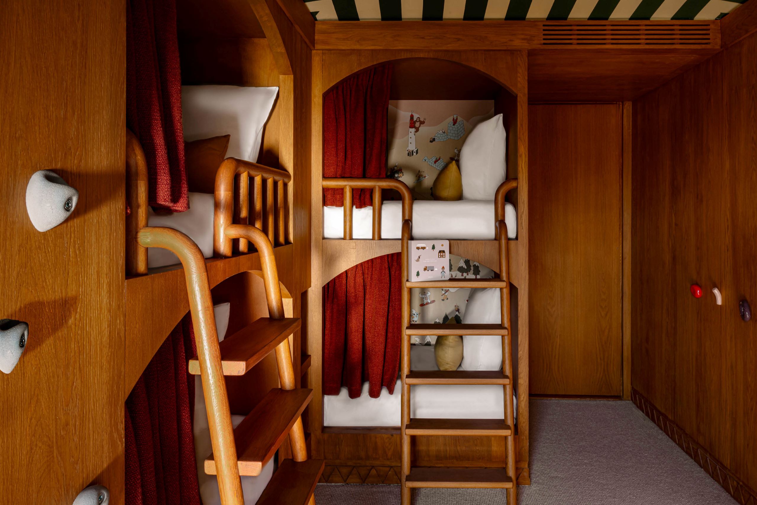 chalet-sabrina-kids-room-bunkbeds-playroom-family-friendly-stylish-design-luxury-megeve