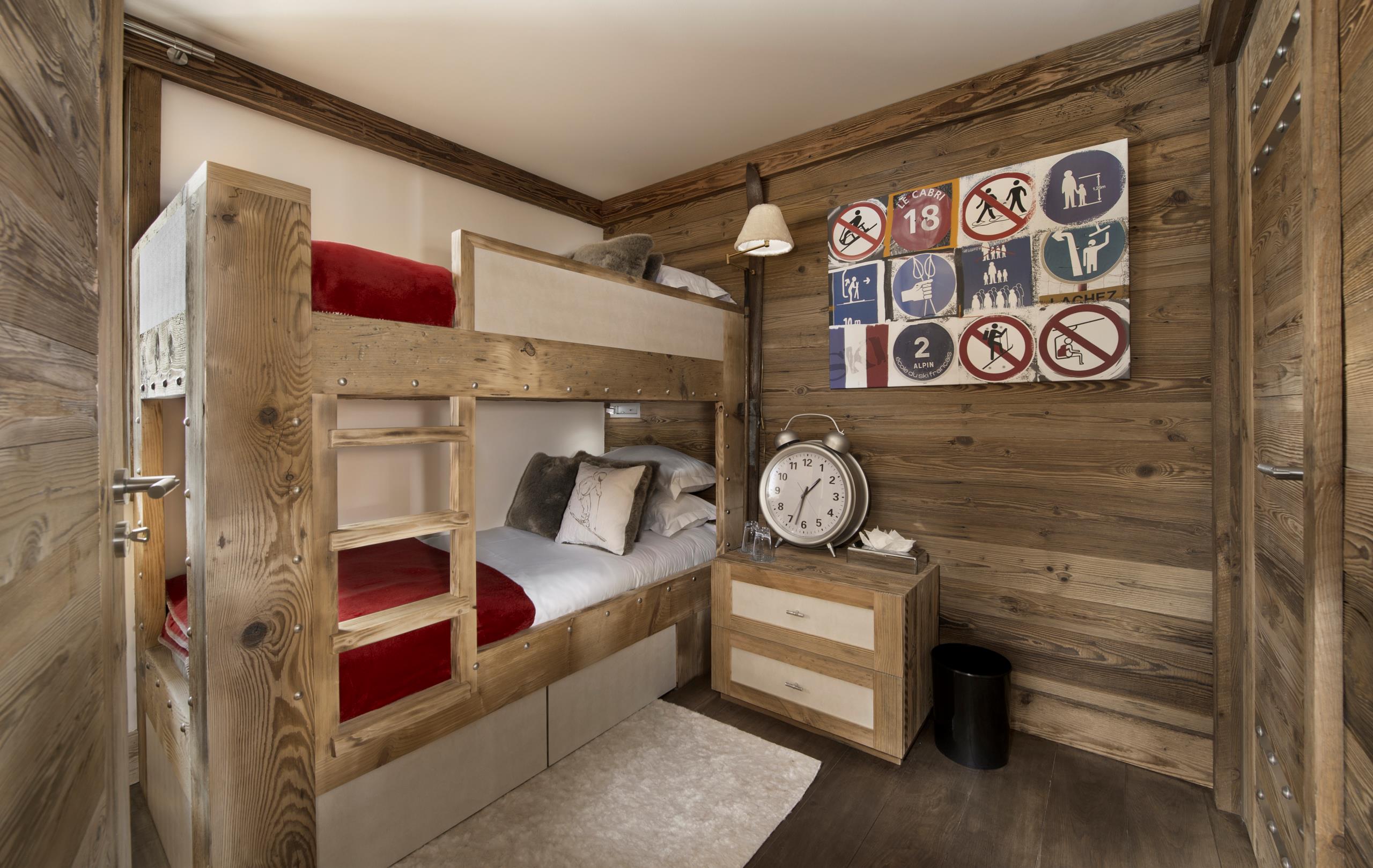 chalet-samara-bunk-room-childrens-bedroom-family-friendly-cosy-magical-alpine-retreat-luxury-courchevel1550