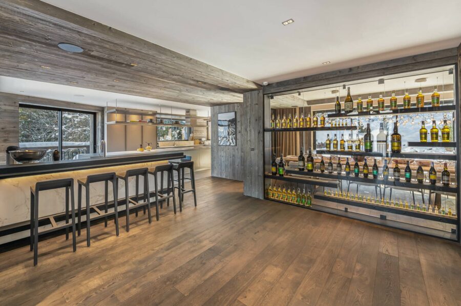 chalet-wintrelle-bar-hosting-spacious-modern-alpine-design-luxury-retreat-courchevel1550