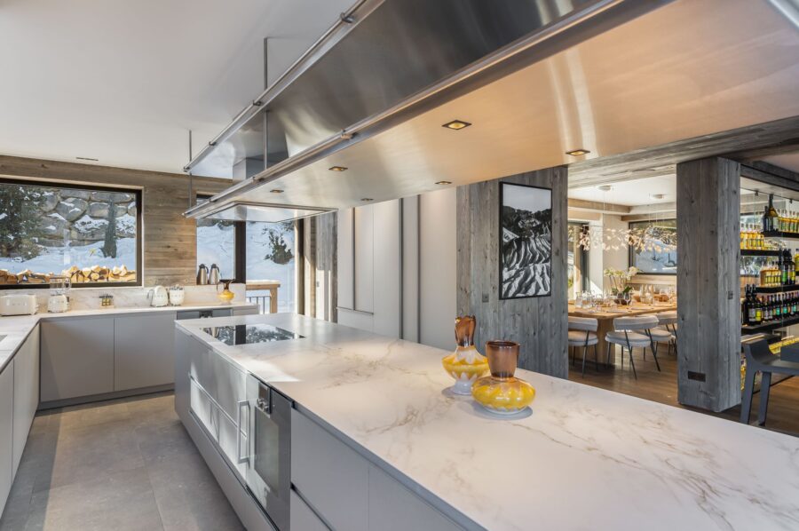 chalet-wintrelle-kitchen-sleek-modern-bright-spacious-openplan-luxury-courchevel1550