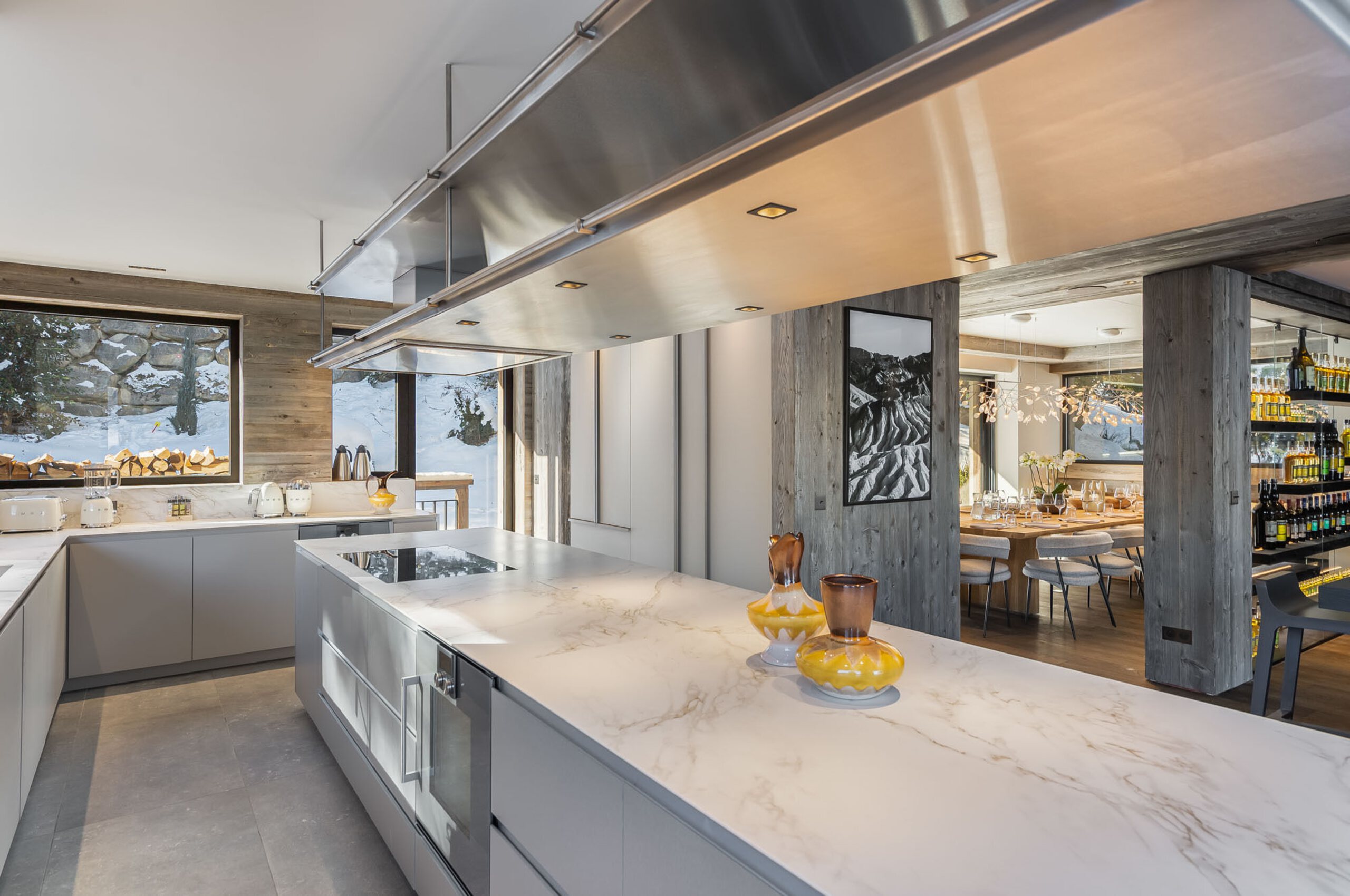 chalet-wintrelle-kitchen-sleek-modern-bright-spacious-openplan-luxury-courchevel1550