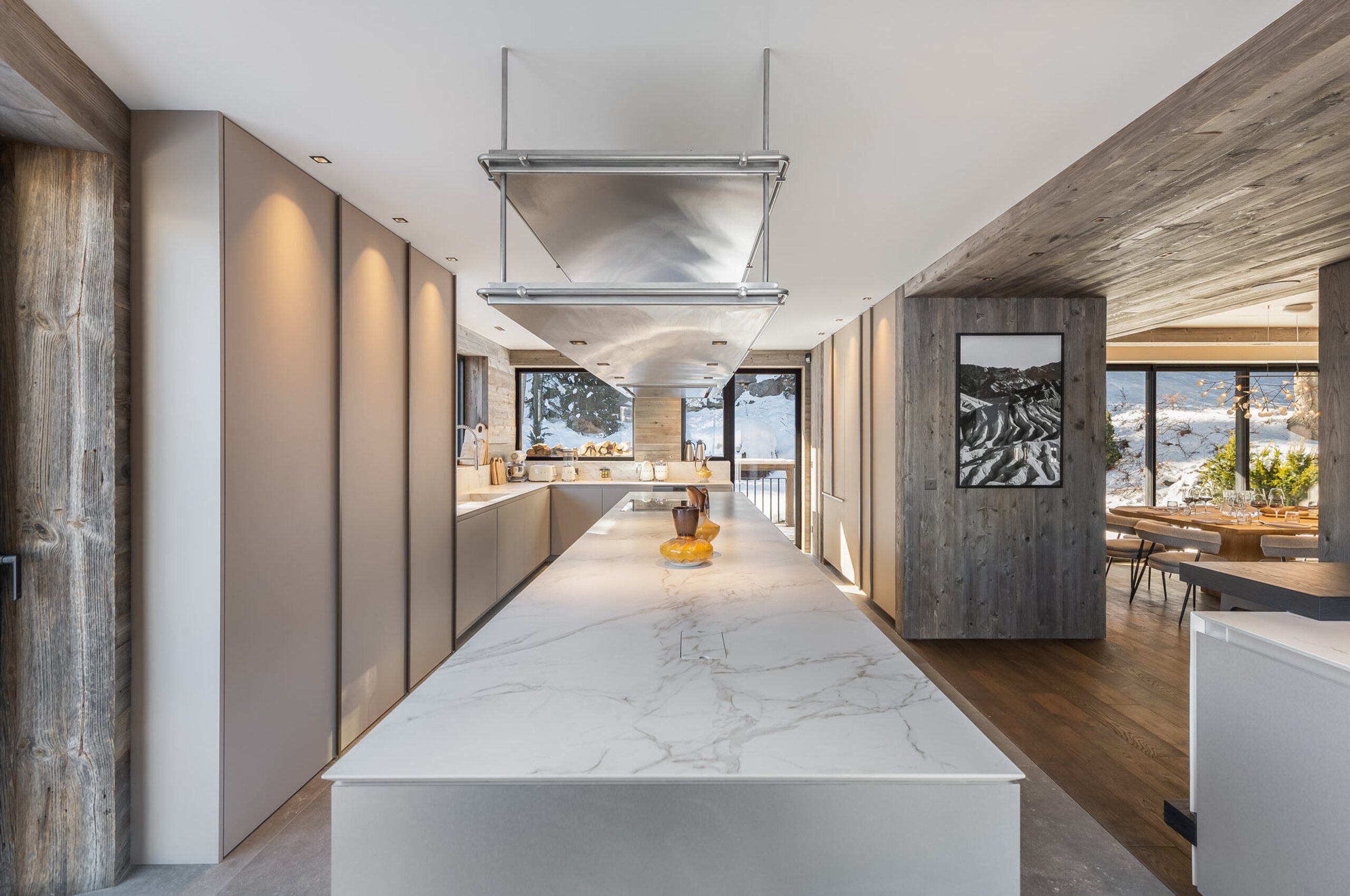 chalet-wintrelle-kitchen-sleek-modern-design-openplan-luxury-courchevel1550
