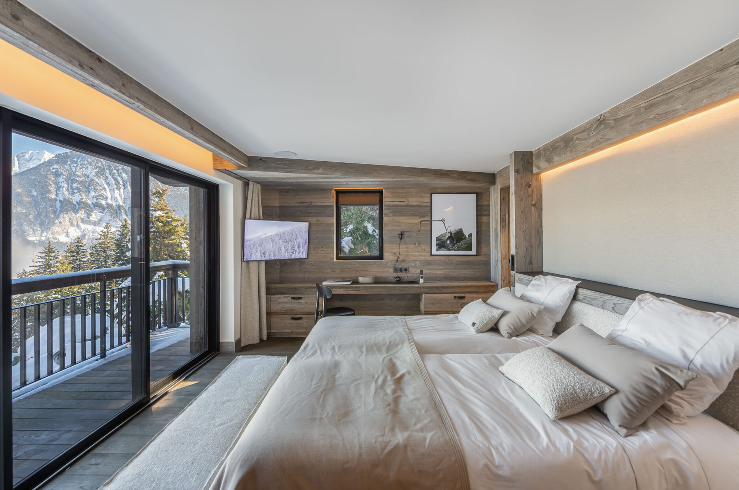 chalet-wintrelle-twin-bedroom-balcony-stunning-mountain-views-luxury-alpine-modern-design-courchevel1550