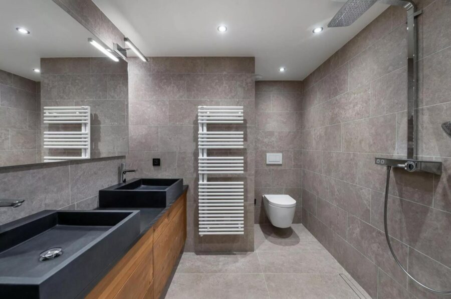 chalet-wynn-bathroom-sleek-modern-design-luxury-megeve