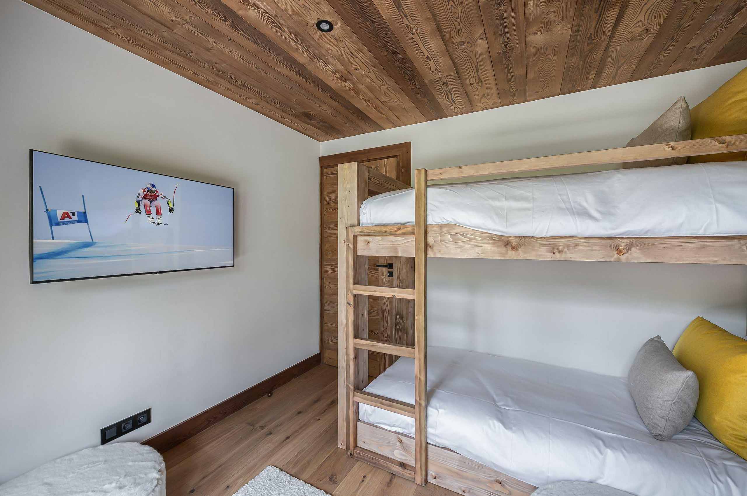 chalet-wynn-bedroom-kidsroom-family-friendly-modern-spacious-alpine-design-luxury-megeve