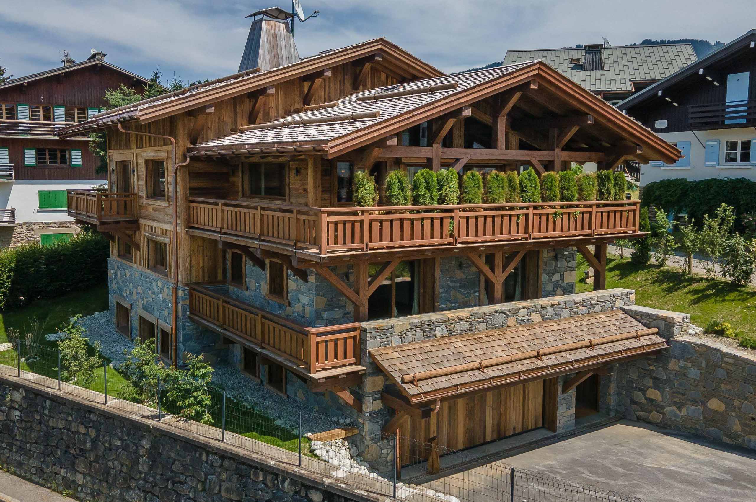 chalet-wynn-exterior-luxury-rental-property-megeve