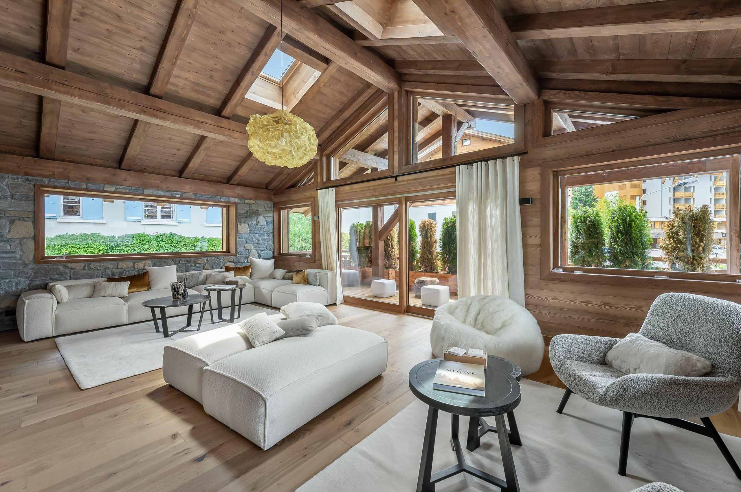 chalet-wynn-livingroom-bright-spacious-luxury-alpine-retreat-megeve