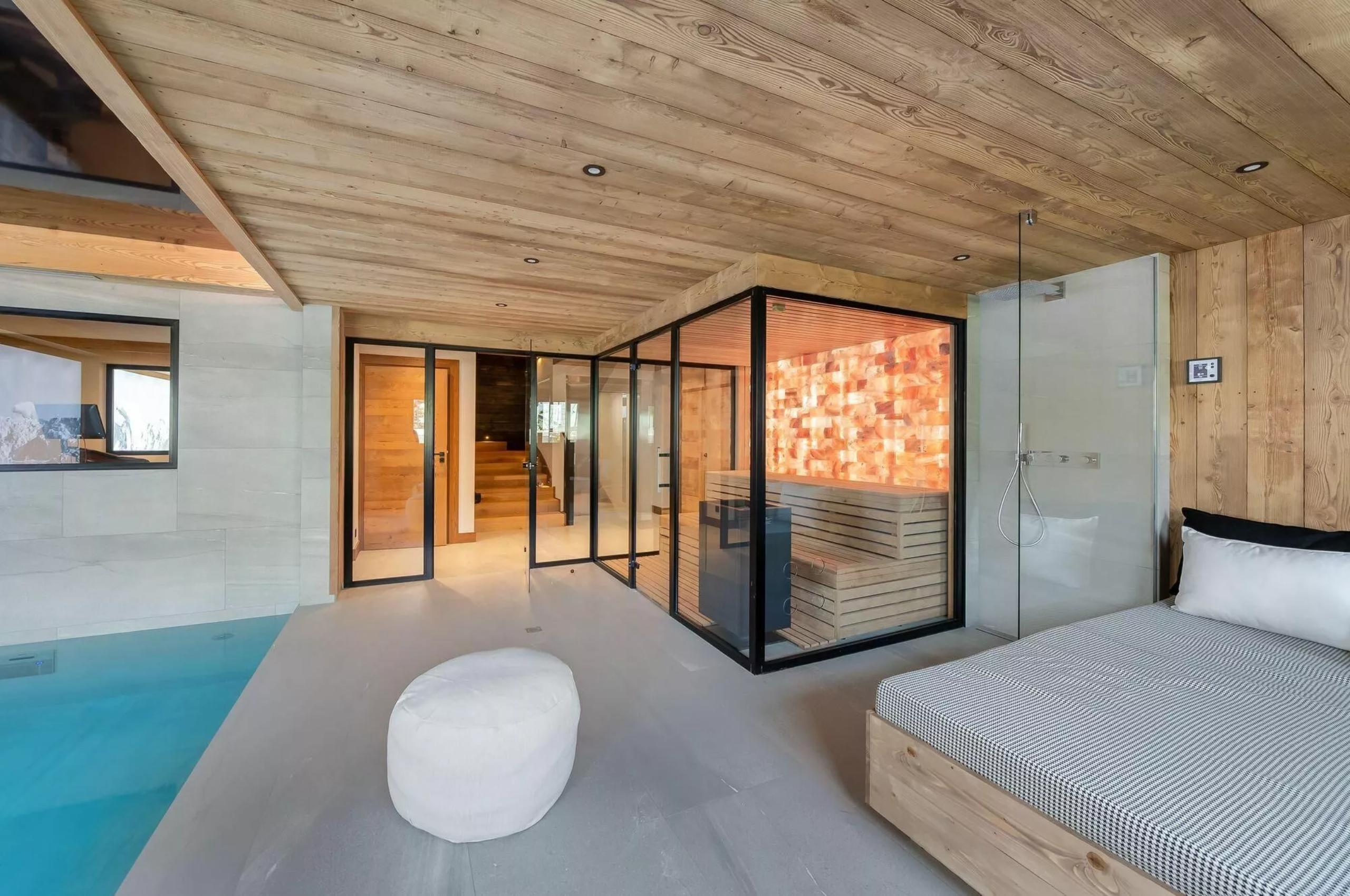 chalet-wynn-swimming-pool-sauna-spa-wellness-luxury-megeve