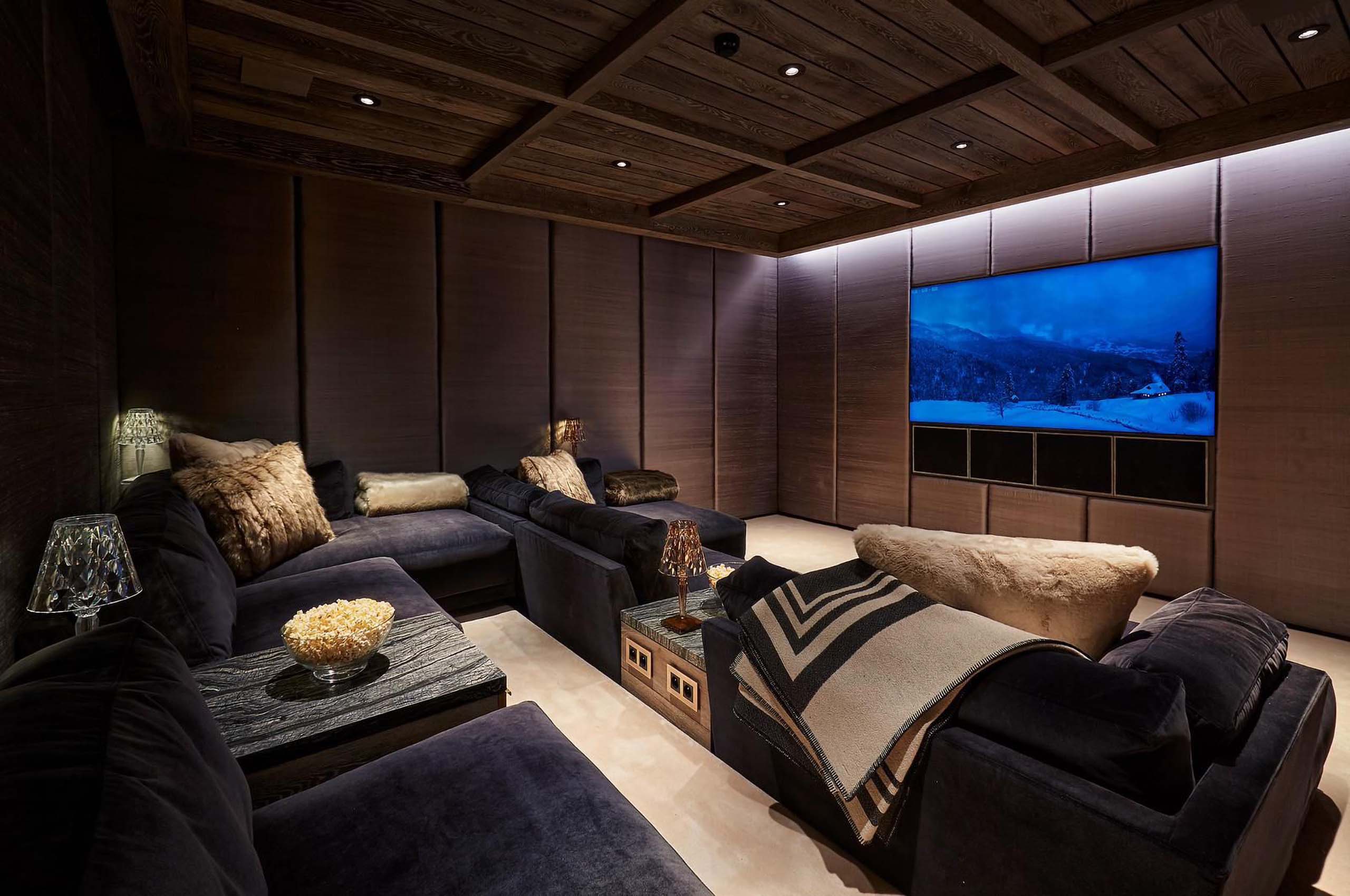 cinemaroom-entertainment-modern-cosy-luxury-interiordesign-chalet-elizabeth-courchevel1850