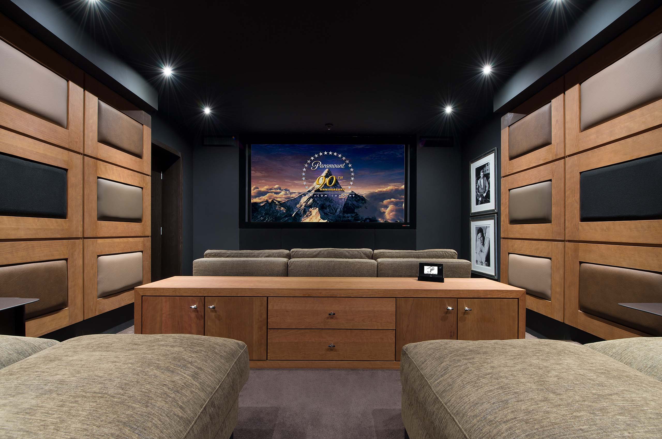 cinemaroom-film-entertainment-hosting-courchevel1850-luxury-chalet-palais