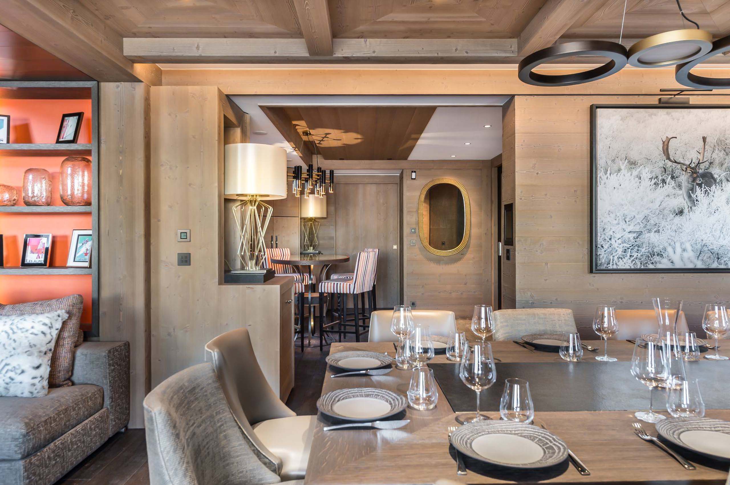 diningroom-bar-livingspace-openplan-elegant-interiordesign-courchevel1850-luxury-chalet-alexi-04
