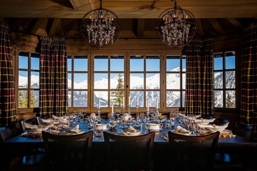 diningroom-mountainview-elegant-interior-luxury-chalet-elizabeth-courchevel1850