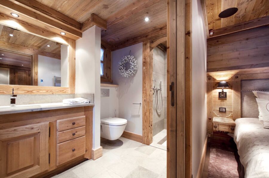 ensuite-bedroom-shower-alpine-cosy-design-courchevel1850-luxury-chalet-chateau