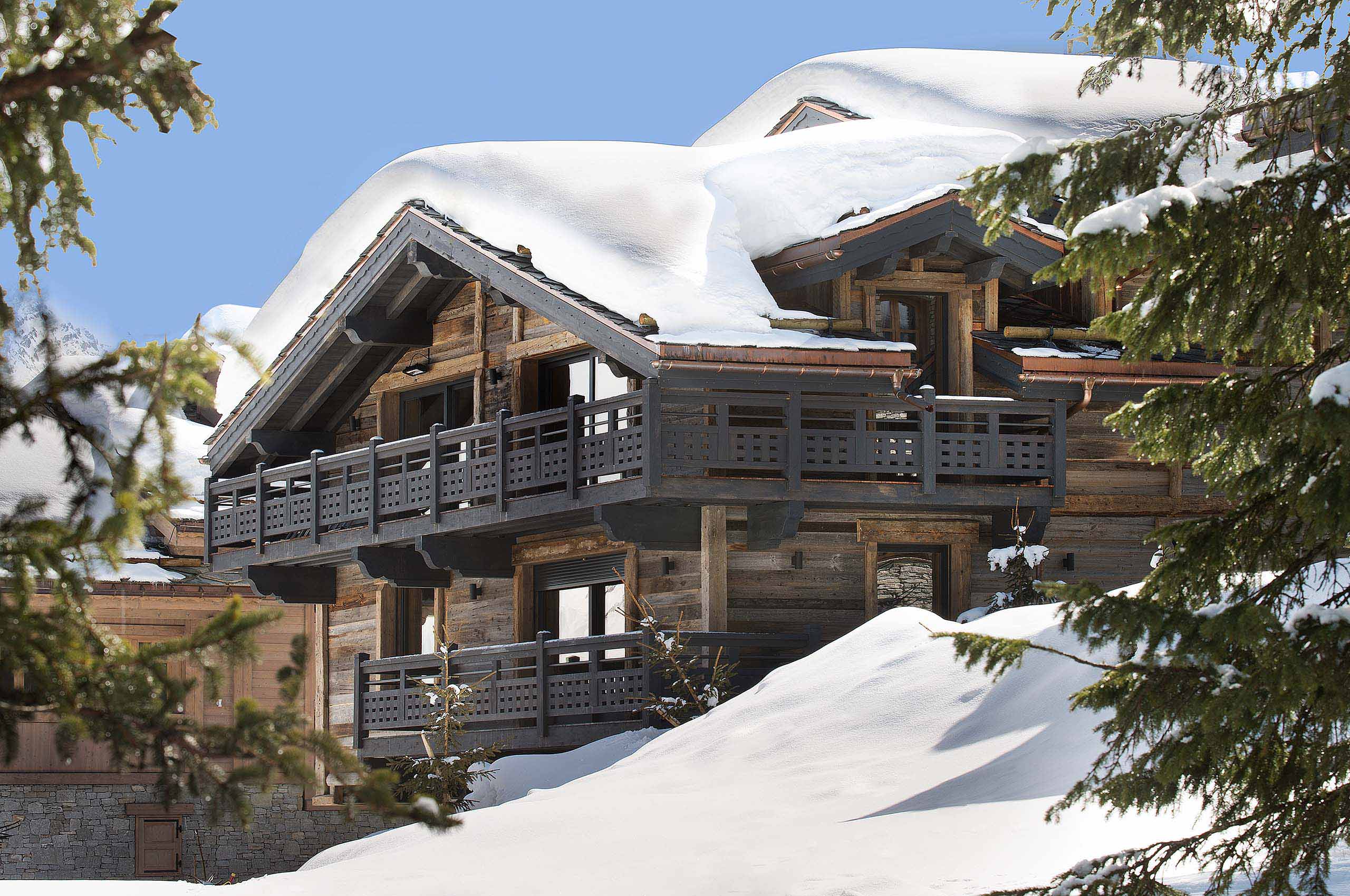 exterior-daytime-rental-retreat-courchevel1850-luxury-chalet-palais