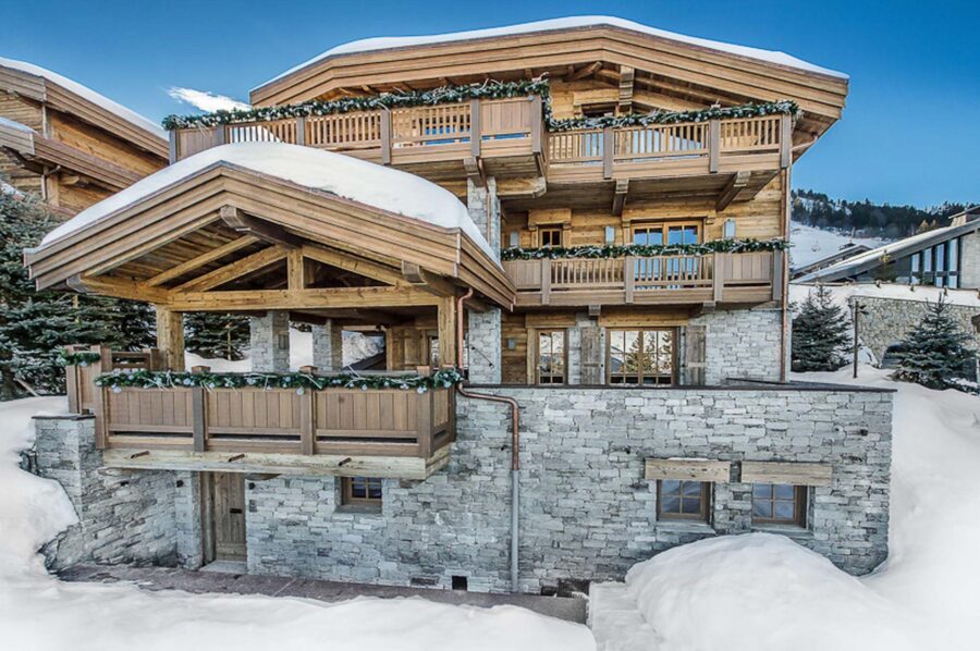 exterior-luxury-rental-retreat-alps-courchevel1850-chalet-brielle