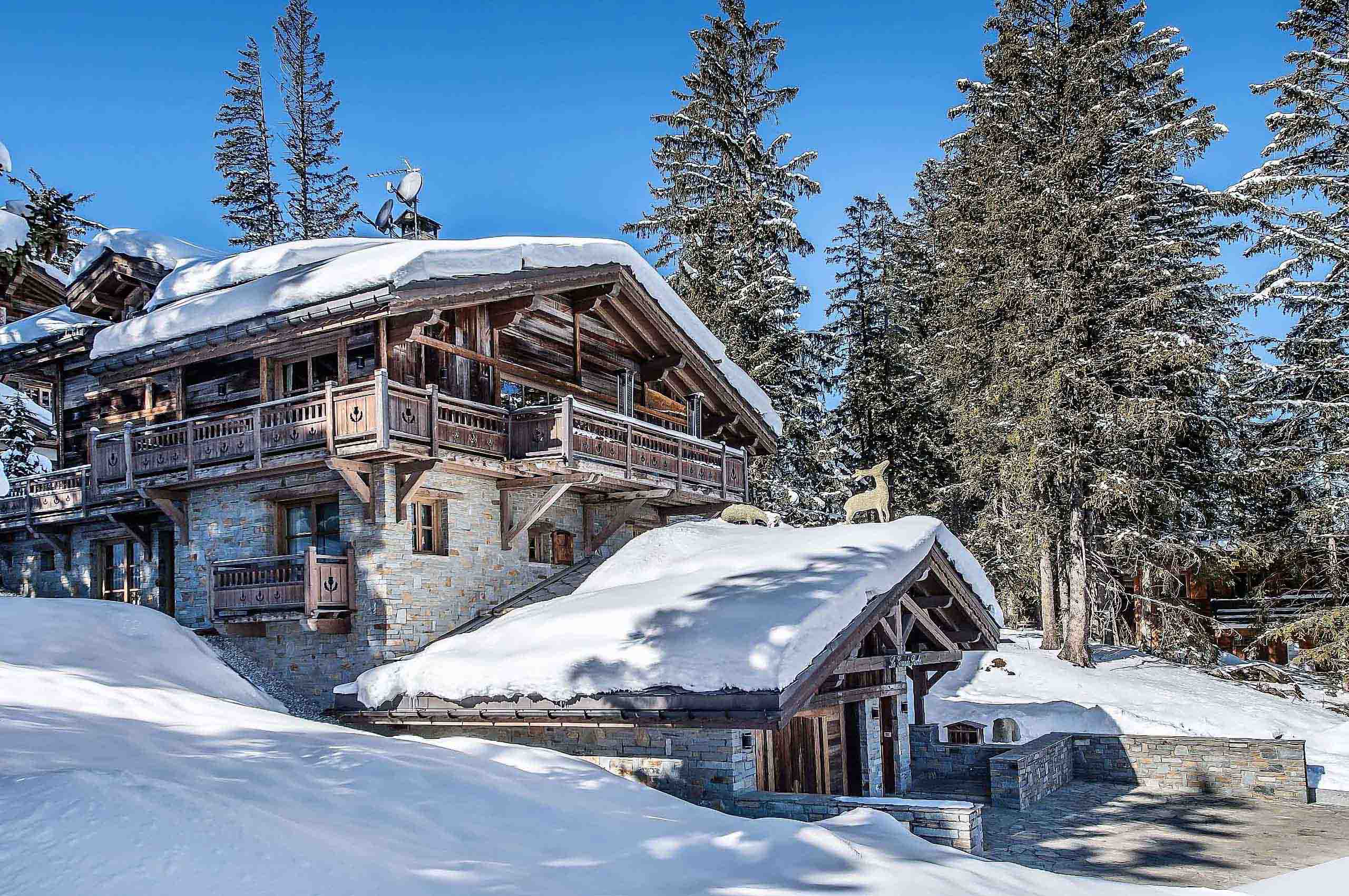 exterior-luxury-rental-retreat-courchevel1850-chalet-rochel-28