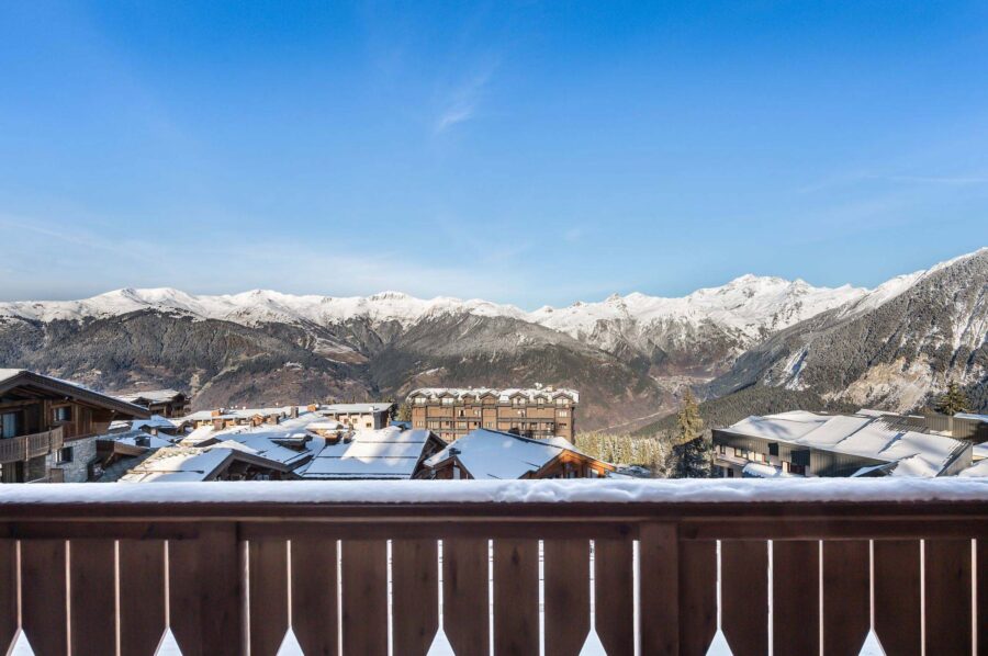 exterior-stunning-mountainviews-alps-luxury-rental-retreat-courchevel1850-chalet-alexi